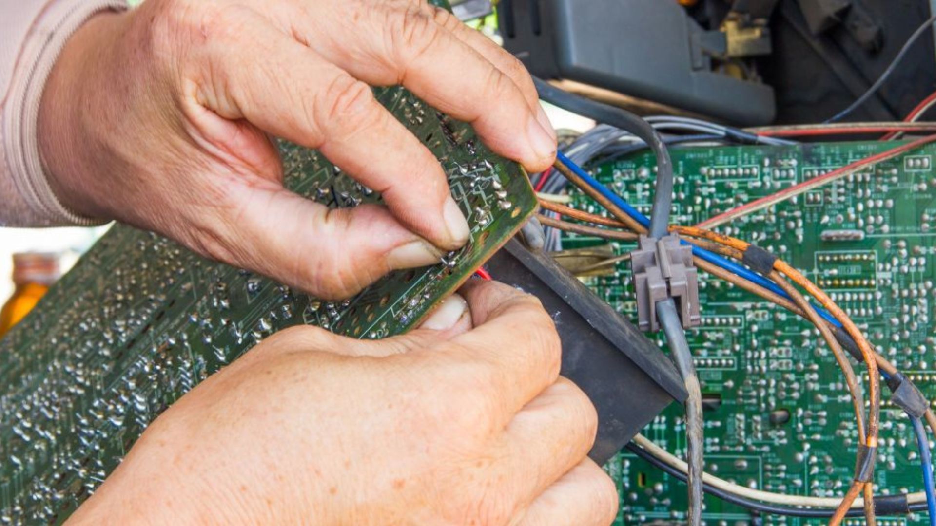 Tv Service Center slider-3